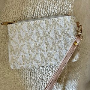 Michael kors wristlet/wallet